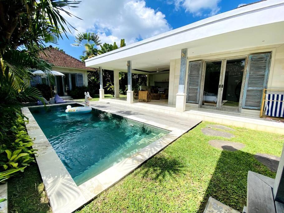 Villa Biru - 500M Batubelig Beach Чангу Экстерьер фото